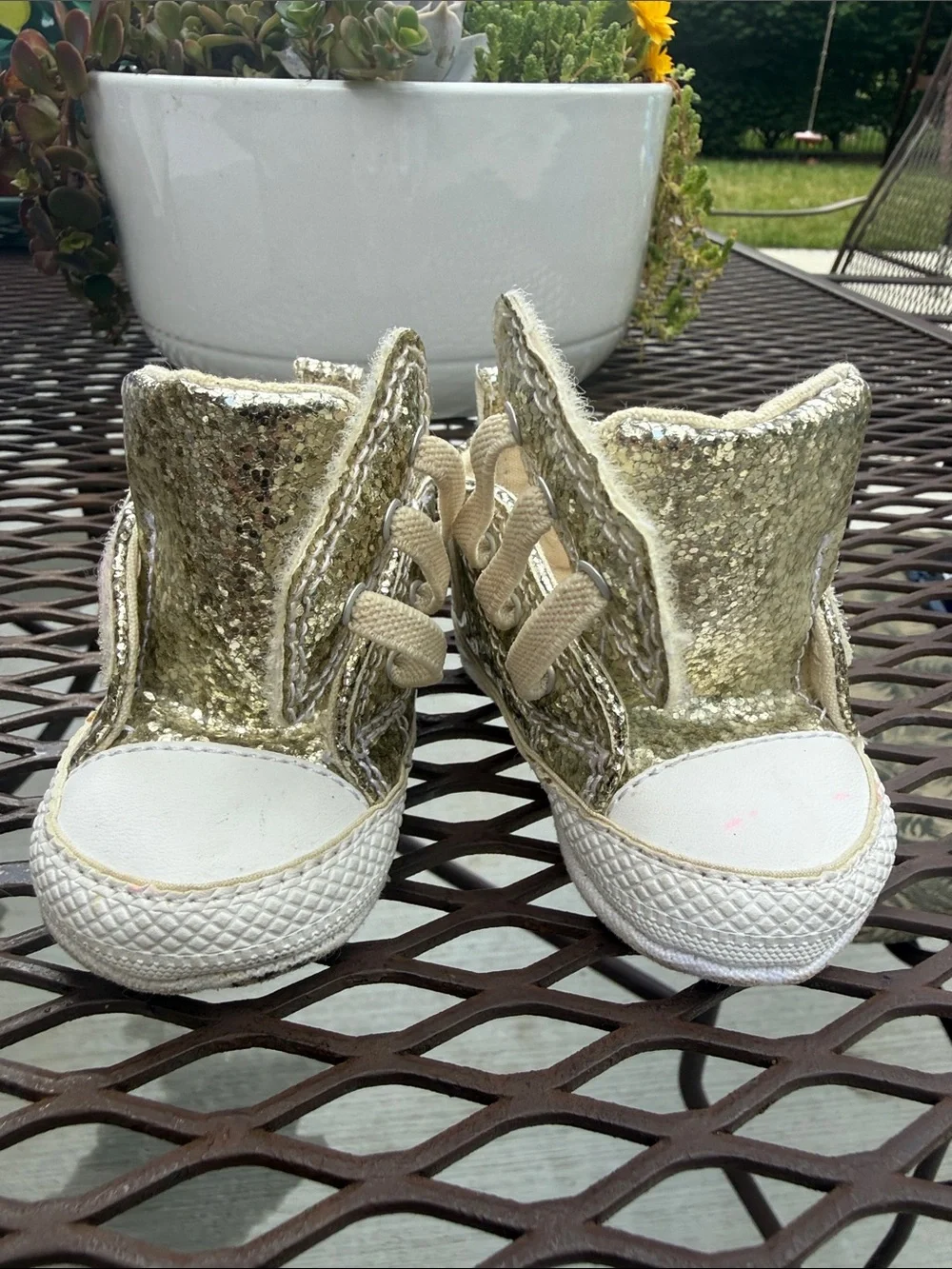 Converse Baby Gold Sparkly Crib Shoes Velcro Closure Size US 1